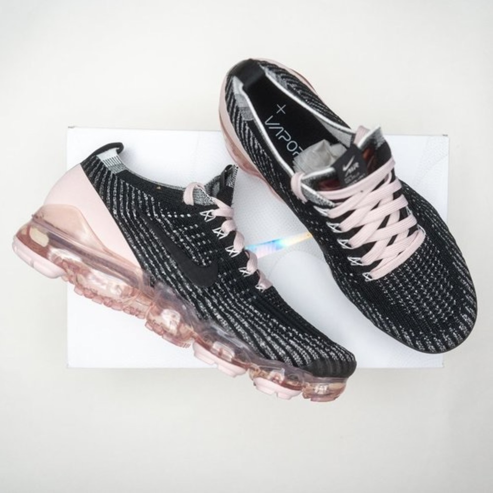Nike Womens Flyknit 3 Vapormax Sneaker 7